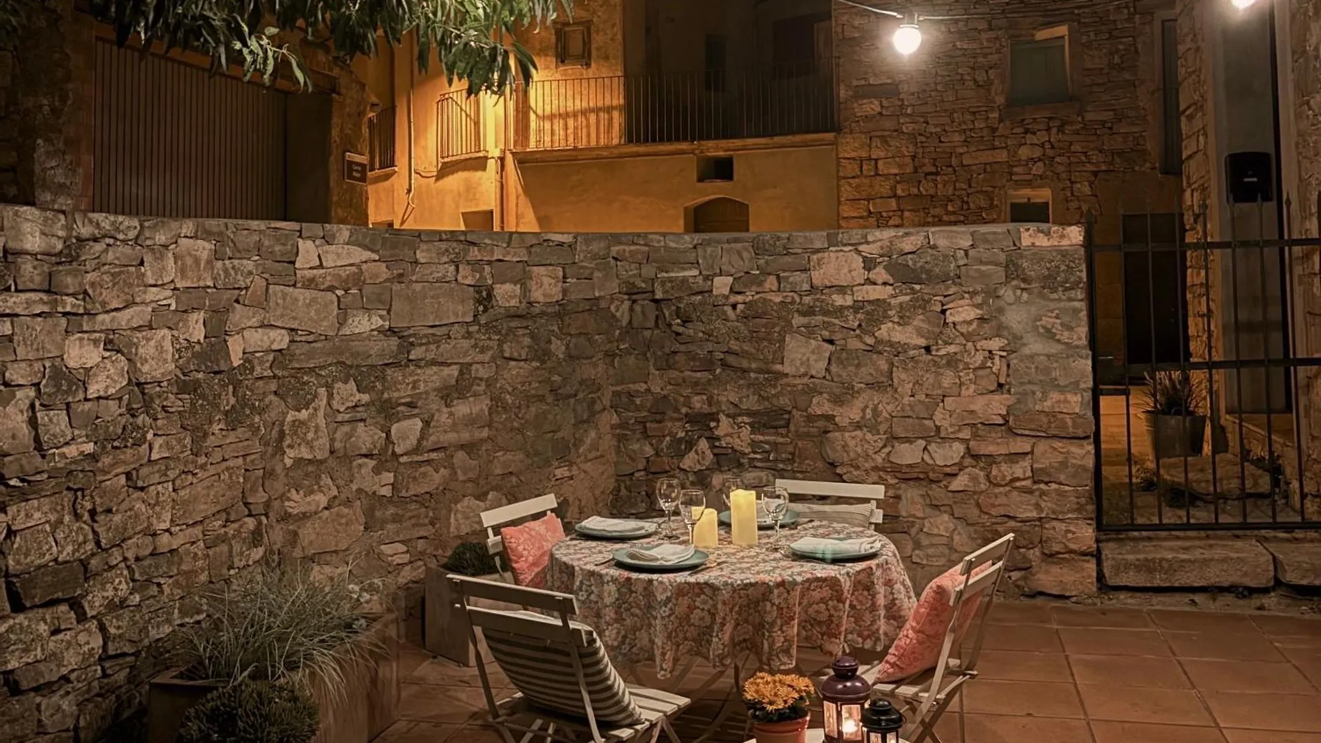 بيت للعطل فيلا Casa Les Germanes Gramuntell إسبانيا